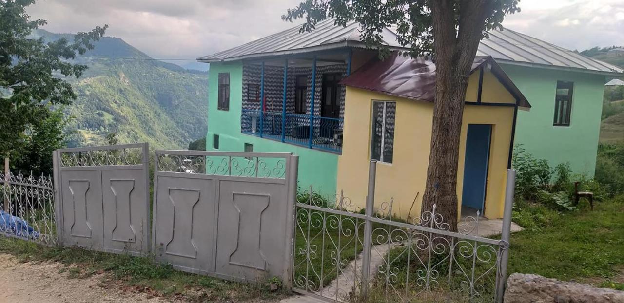 Guest House Chveni Ezo Khulo Exterior photo